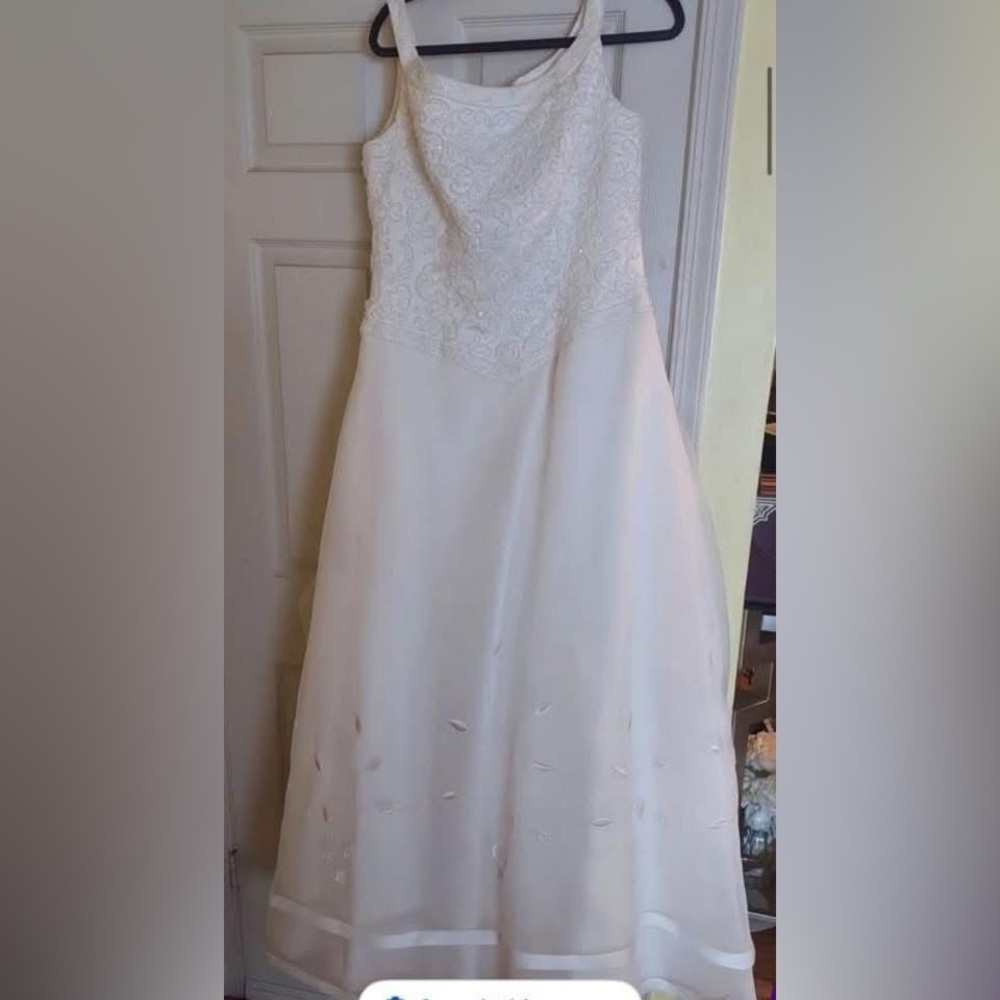 David's Bridal Elegant White Wedding Dress